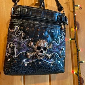 Skull and Crossbones Cross Body Purse